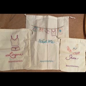 Set of travel linen laundry bags